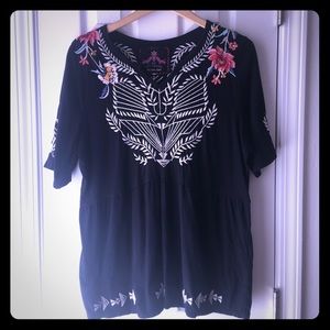 JWLA Empire Waist split neck knit blouse